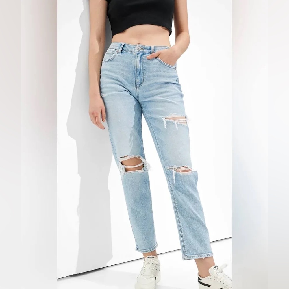 American eagle - light blue mom straight jeans ripped - size 8 NEW